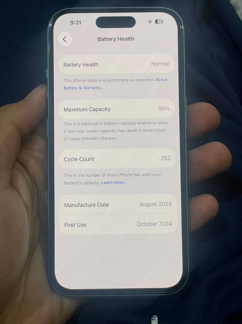 Apple iPhone 16 7