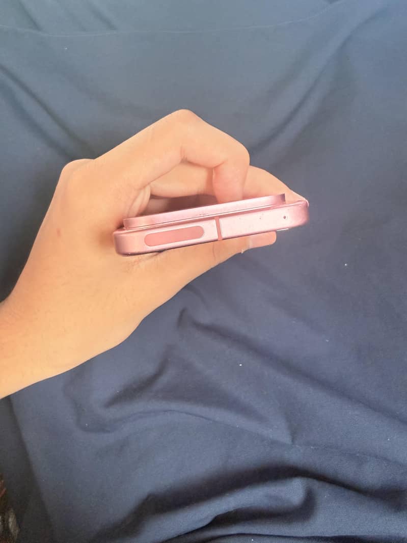 Google Pixel 9 5