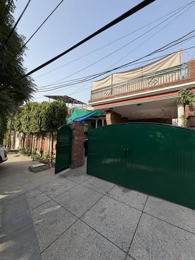 1 Kanal Semi Commercial House Available For Sale On 65ft Road Near Emporium & Canal Road