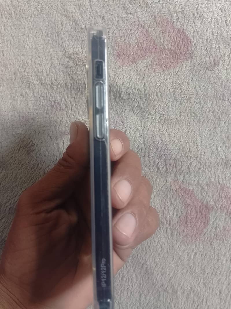 Apple iPhone 12 3