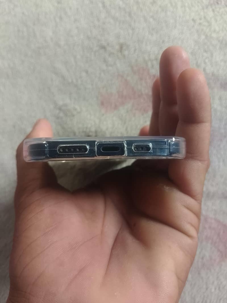 Apple iPhone 12 4
