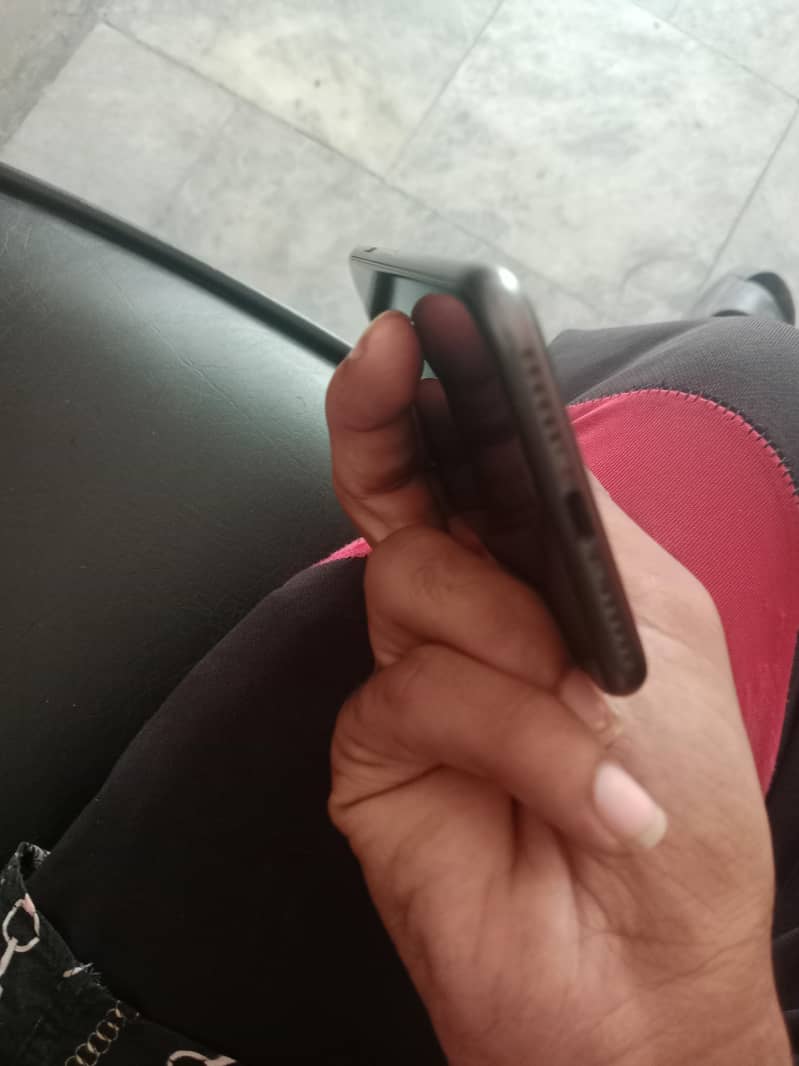 Apple iPhone 8 5