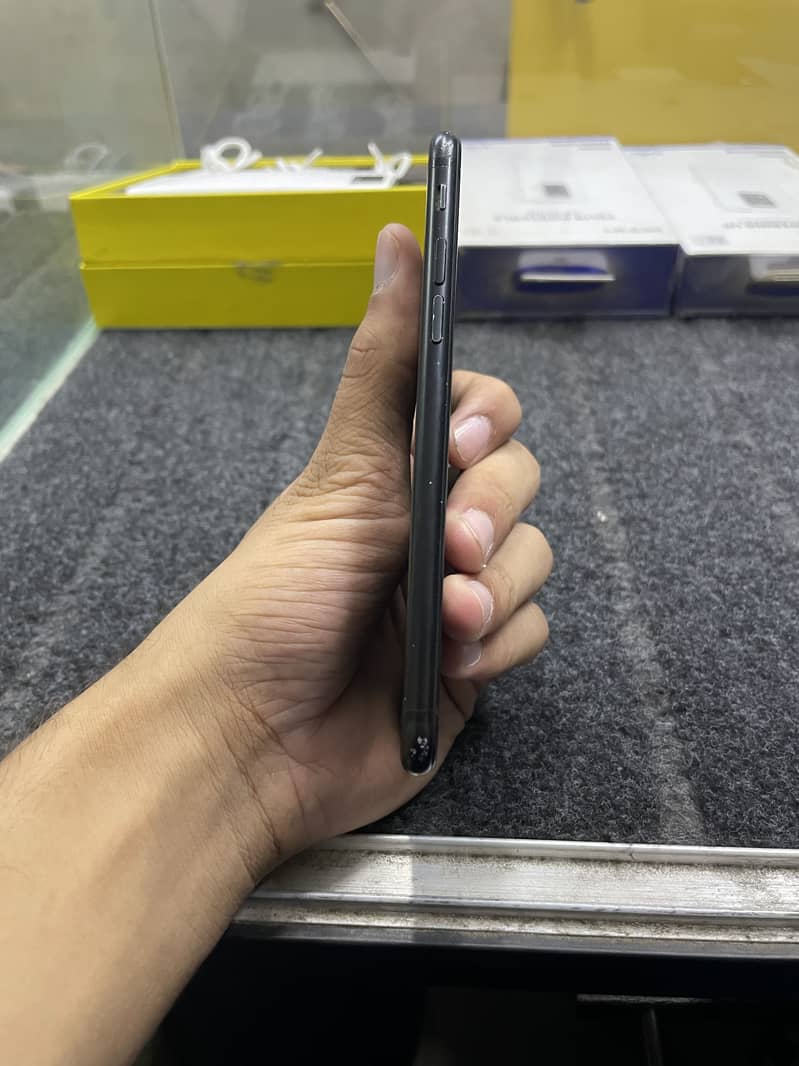 iPhone 7 3
