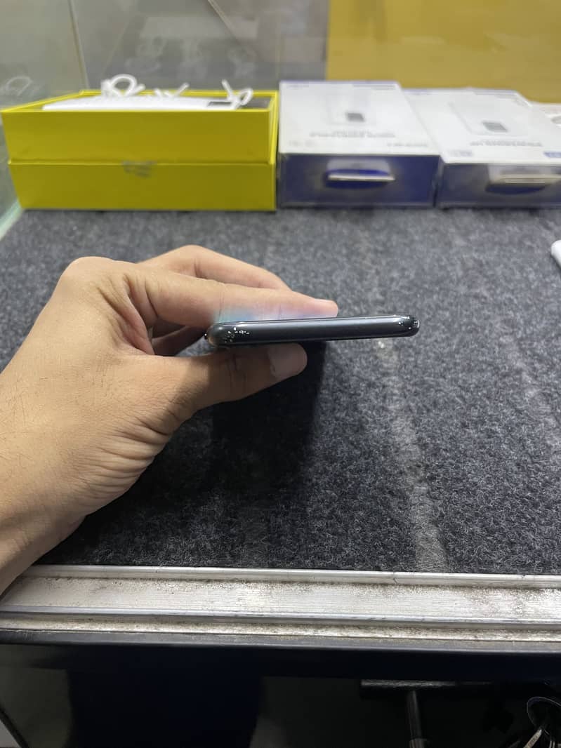 iPhone 7 4