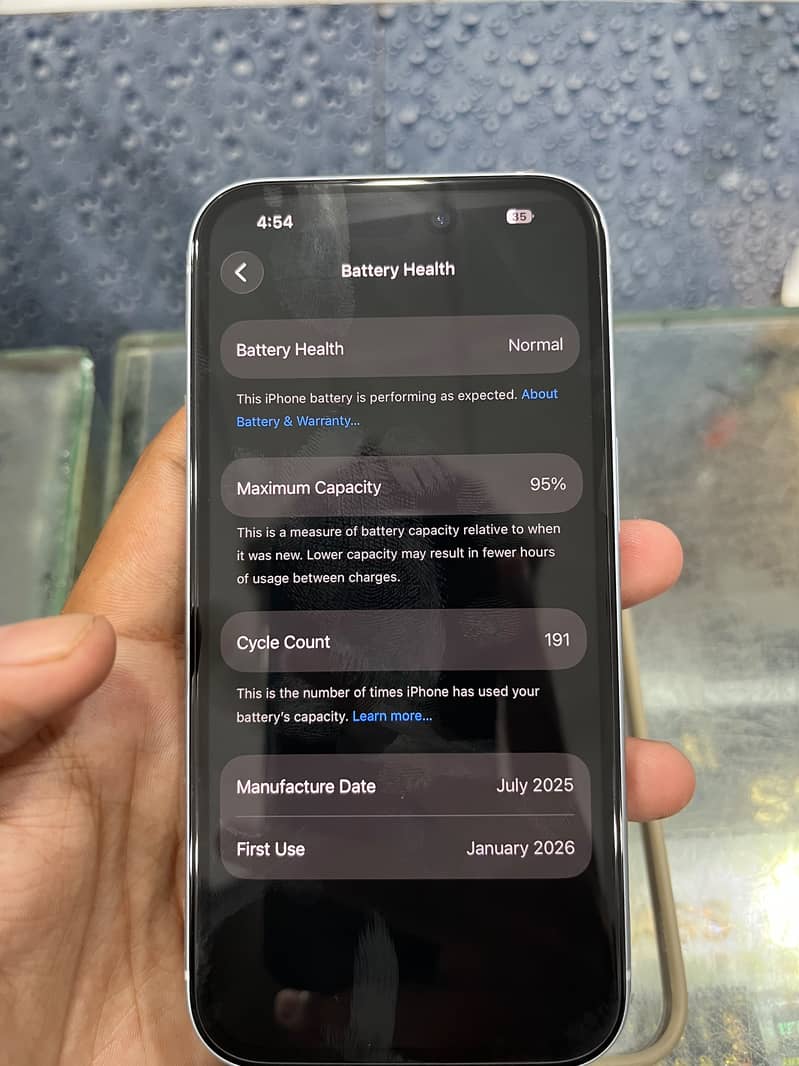 iPhone 15 simple 0