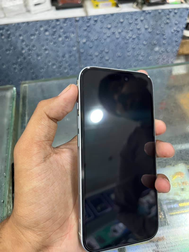 iPhone 15 simple 6
