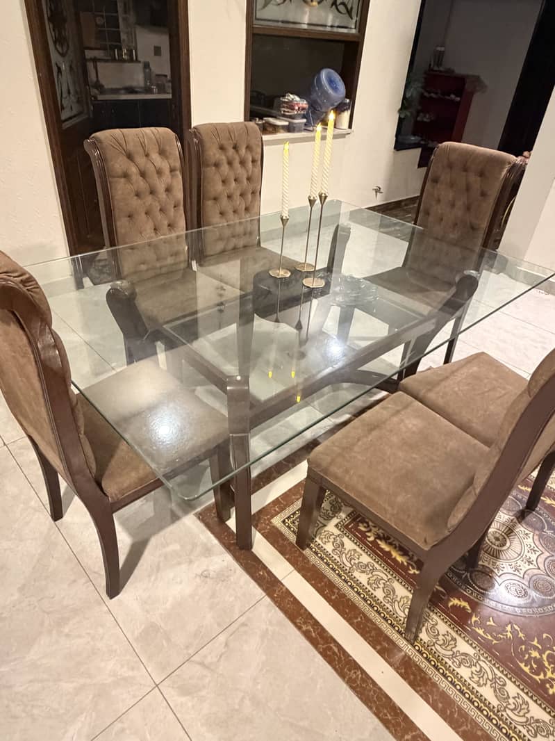 Dining table 0