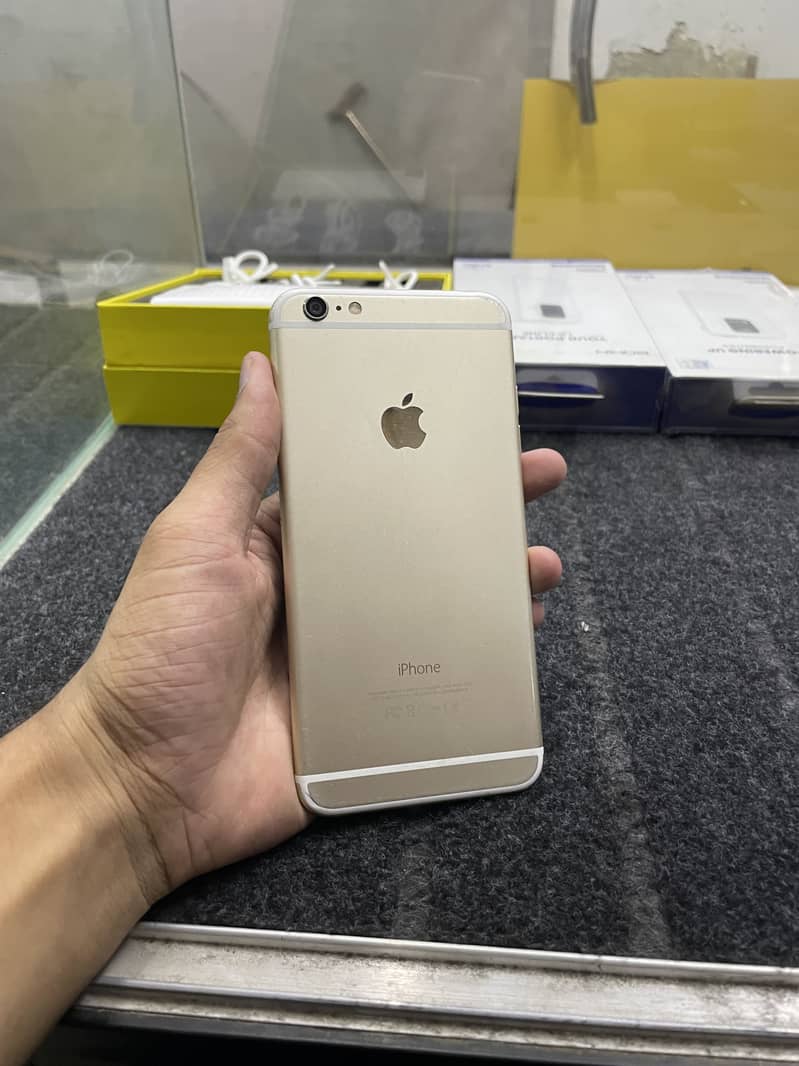 Apple iPhone 6 Plus 0