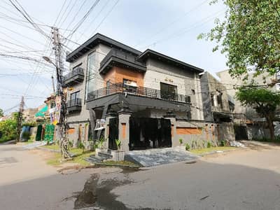 Stunning House Is Available For Sale In Samanabad