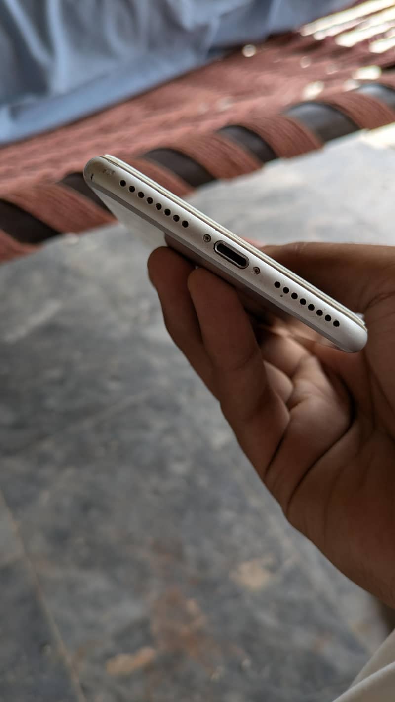 Apple iPhone 7 Plus 1