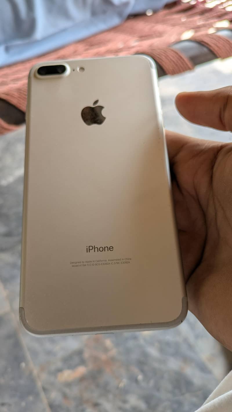 Apple iPhone 7 Plus 3