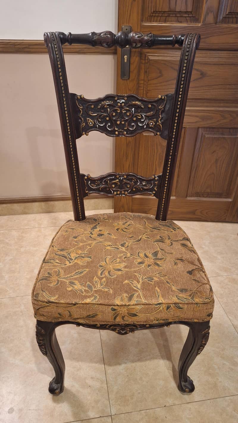 Chinioti Dining Set of 1 Table and 6 Chairs 1