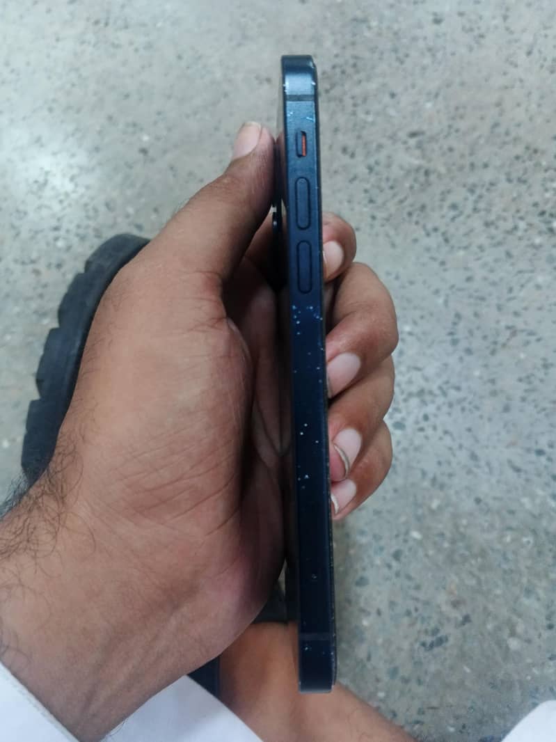 Apple iPhone 12 mini 3
