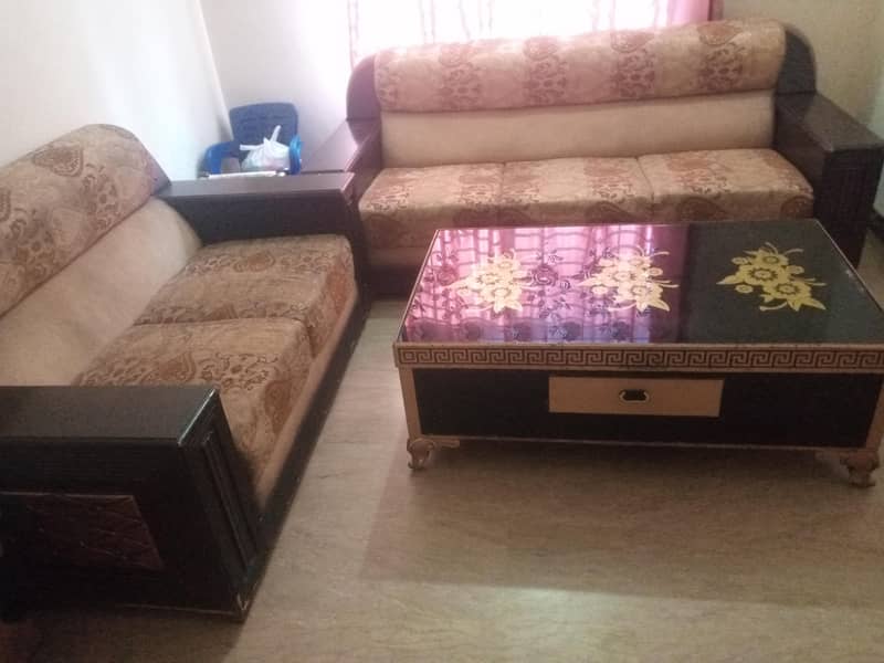Sofas and table 4