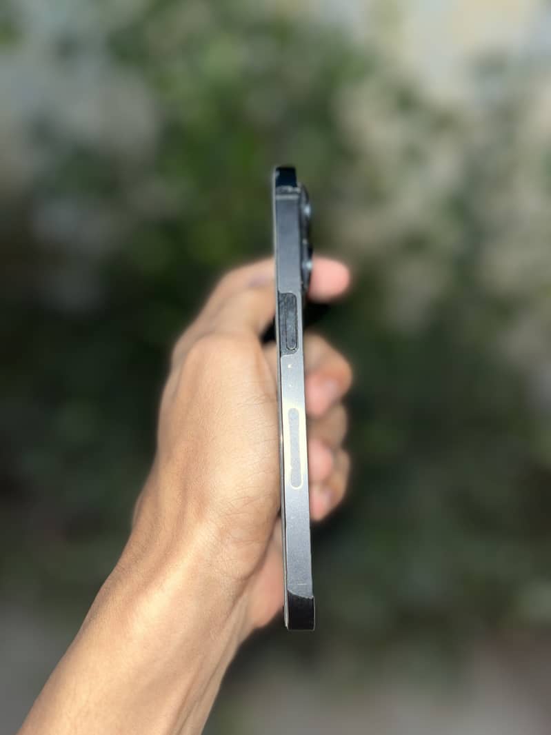 Apple iPhone 14 Pro 2