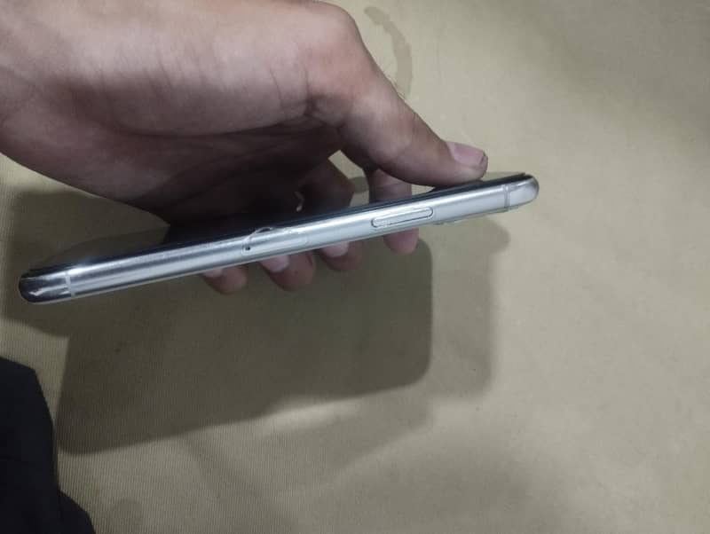 iPhone 11 Pro 1