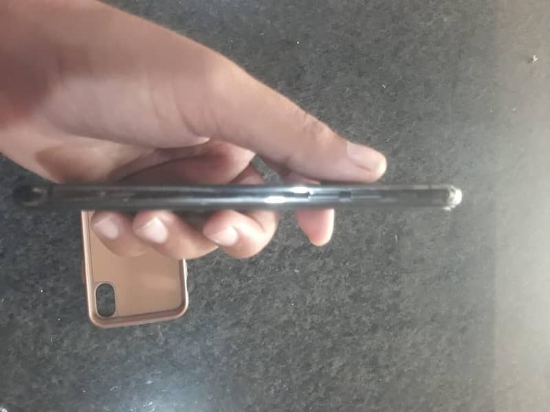 Apple iPhone X 0