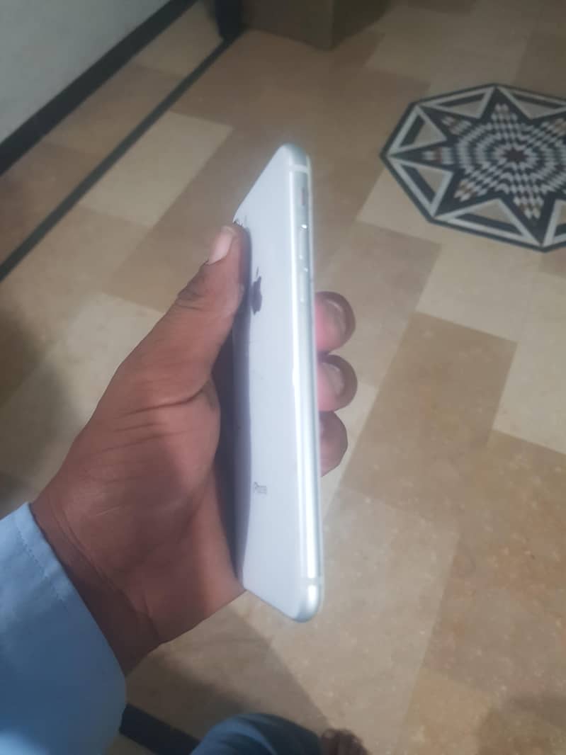 Apple iPhone 8 5