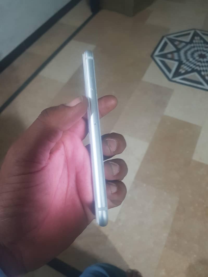 Apple iPhone 8 8