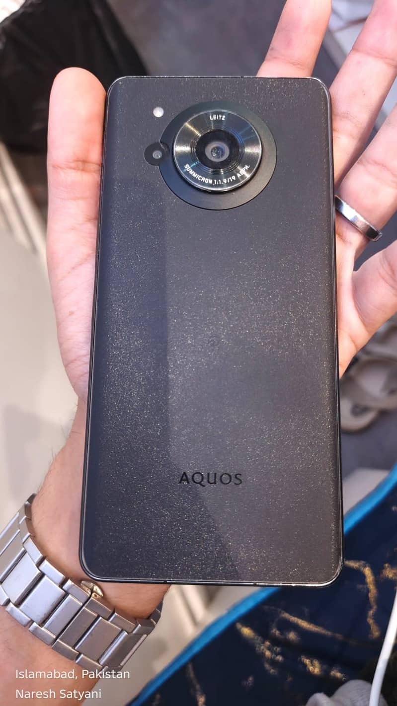 Sharp Aquos R7 4