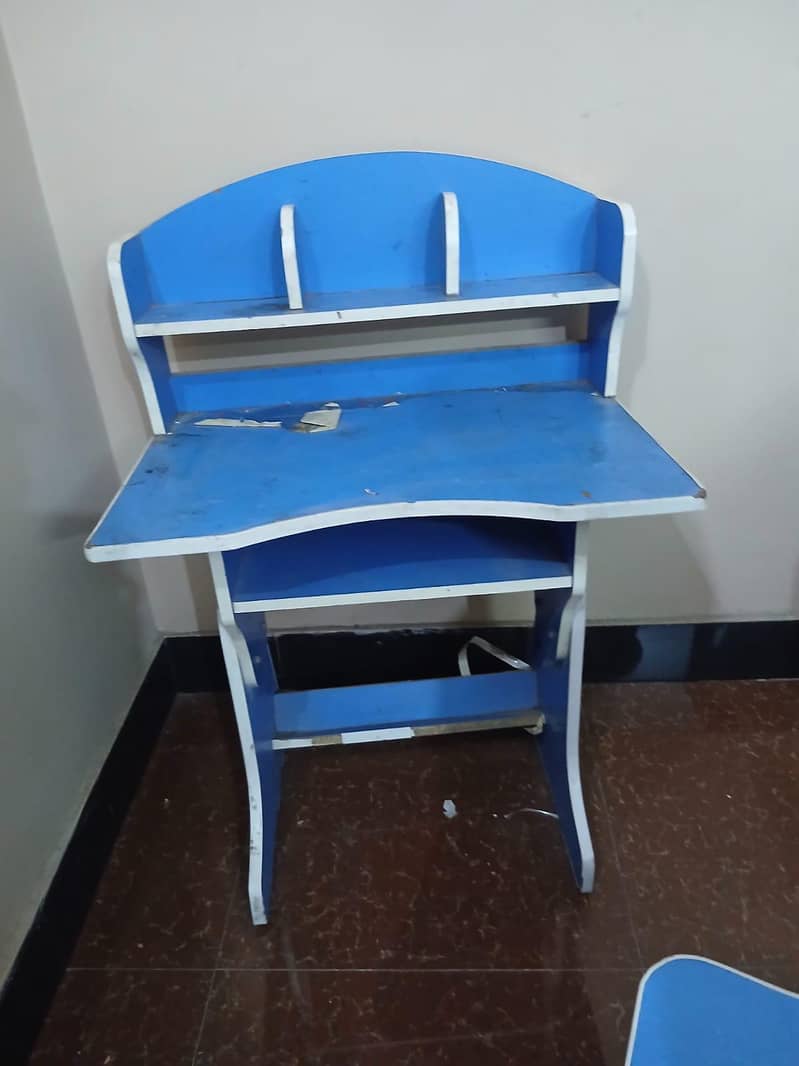table chair 1