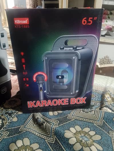 ikreokebox Bluetooth speaker and wireless mic