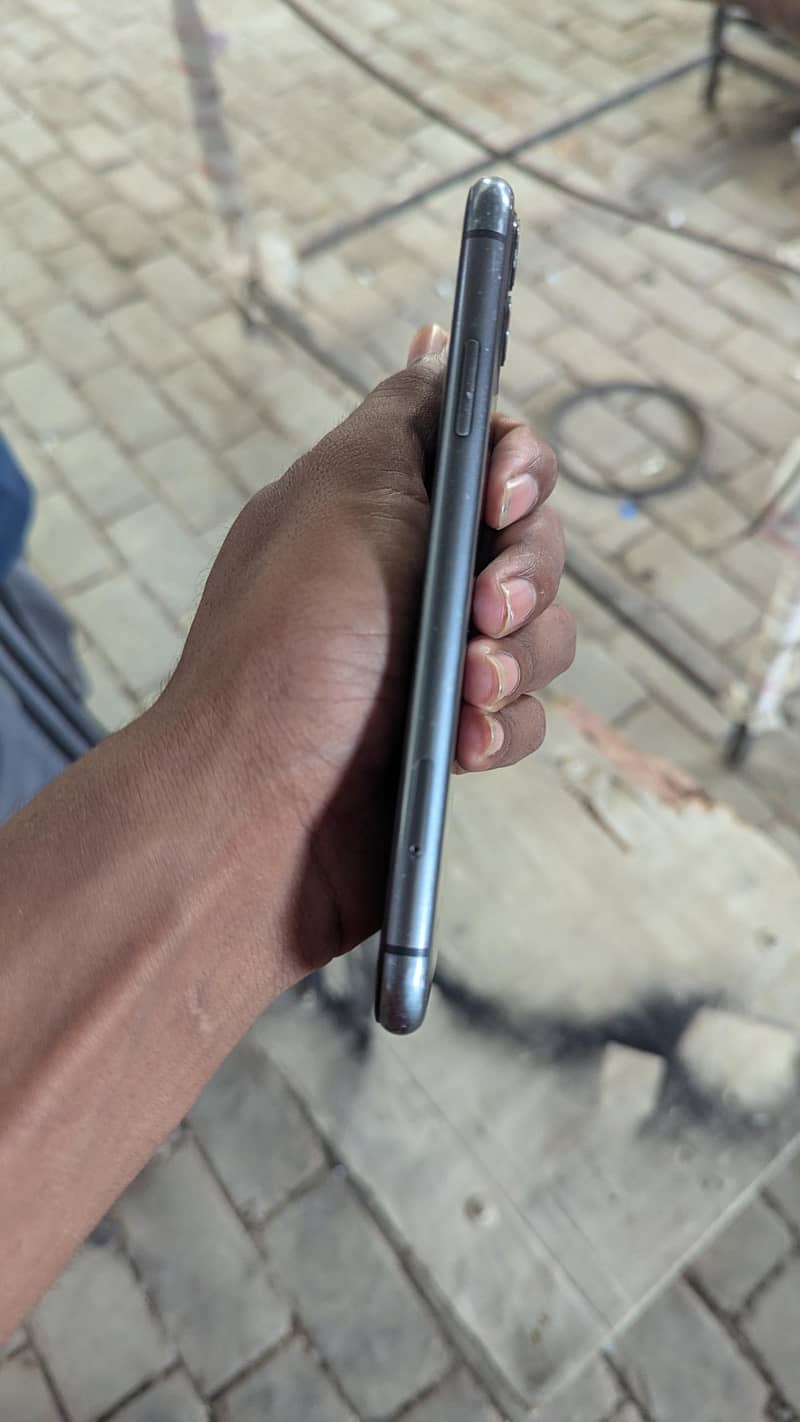 Apple iPhone 11 1