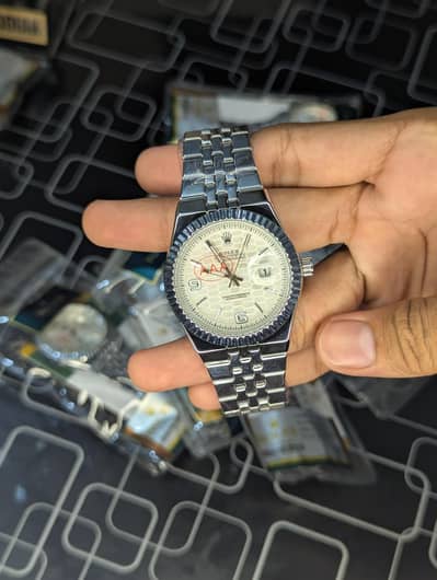 Land-Dweller 40 Watch