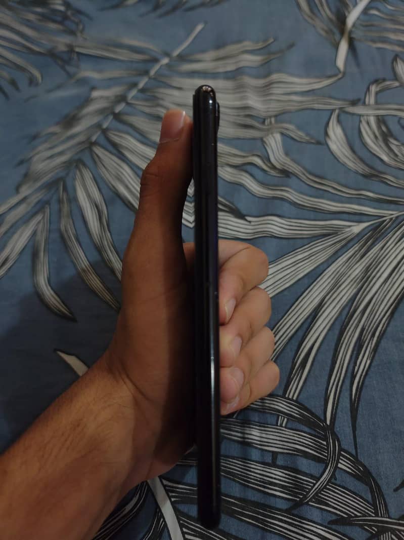 Apple iPhone 7 Plus 5