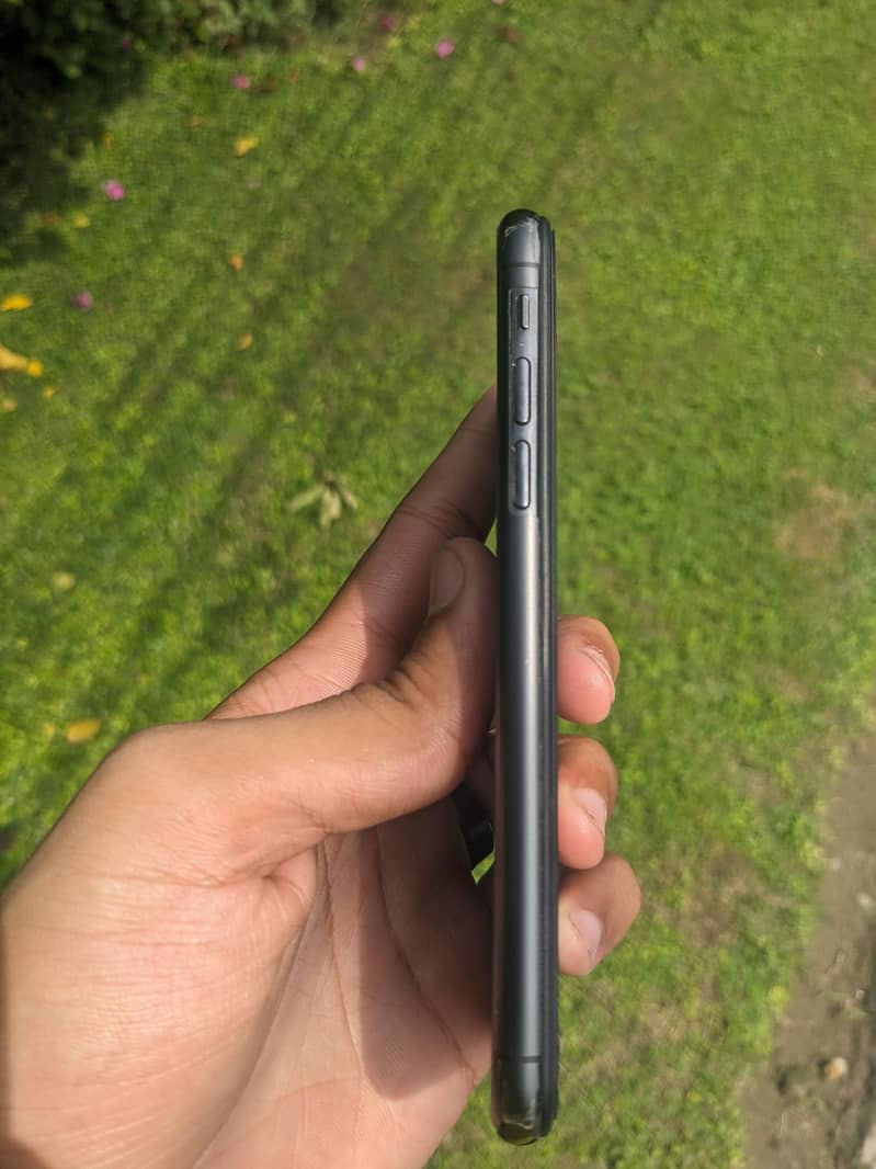 Apple iPhone X 3