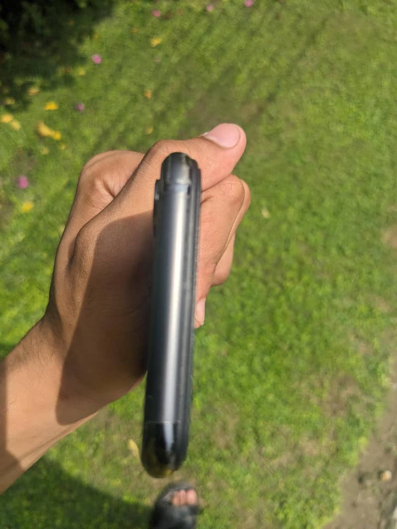 Apple iPhone X 4