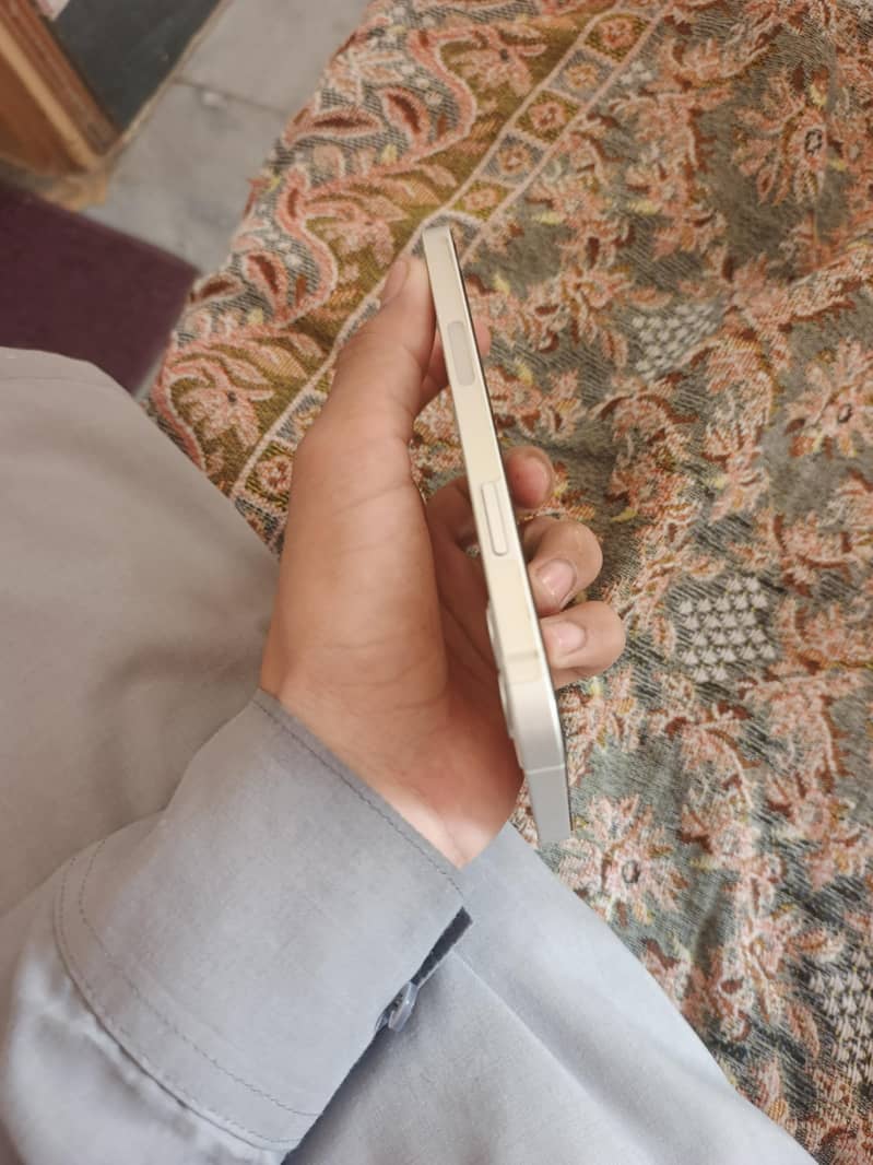 Apple iPhone 12 1