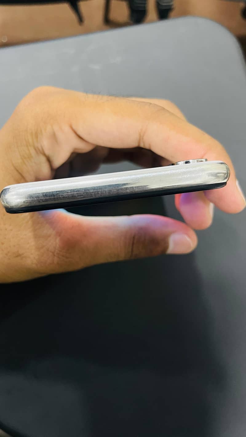 Apple iPhone X 3