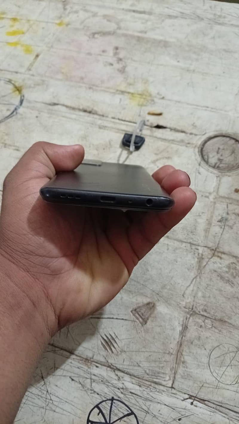 OPPO A76 1