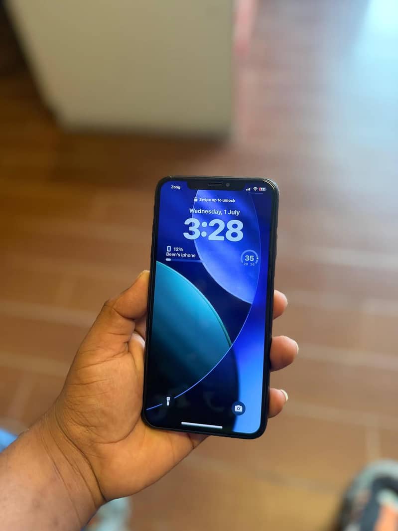 Apple iPhone XS Max 0