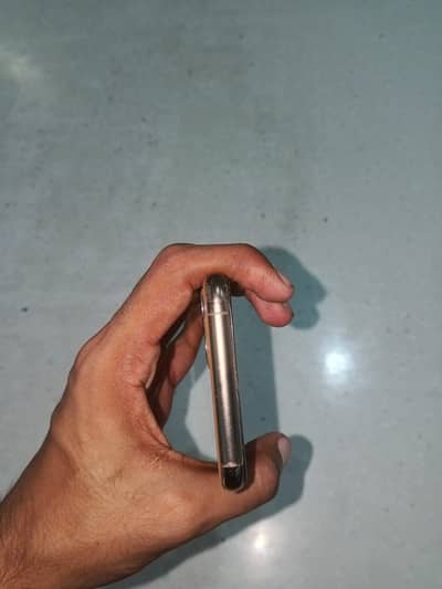 03025298170 what app Exchange possible iPhone 11pro golden colour jv