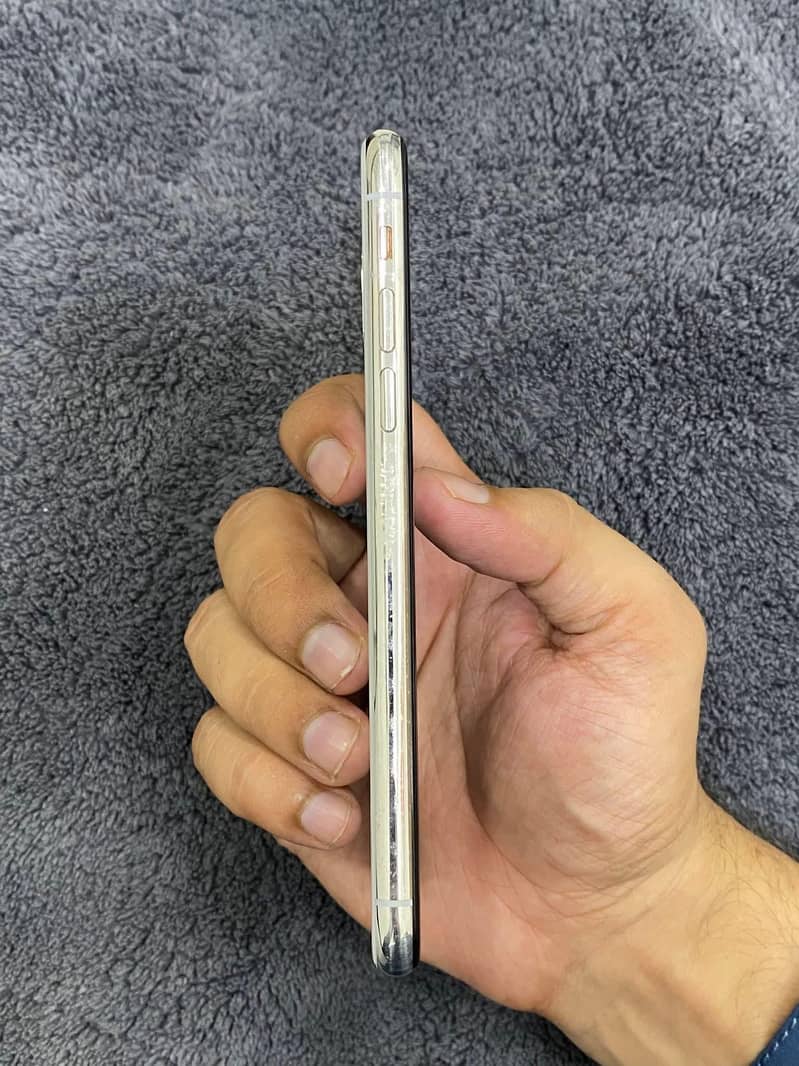 Apple iPhone X 1