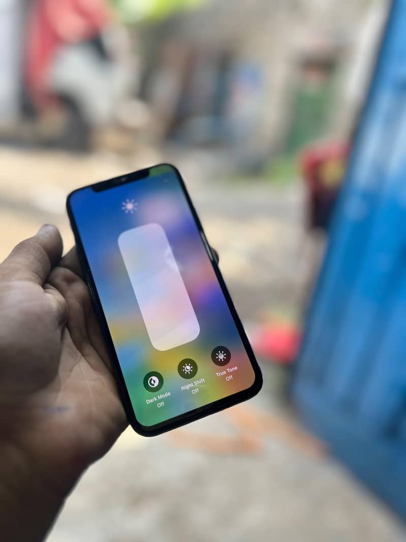 Apple iPhone X 4