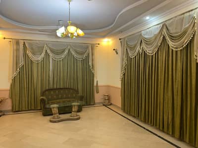 ONE KANAL BEAUTIFULL HOUSE AVAILABLE FOR RENT IN DHA PHASE 1