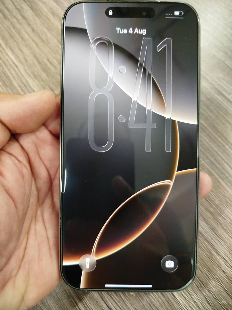 Apple iPhone 16 Pro Max 1