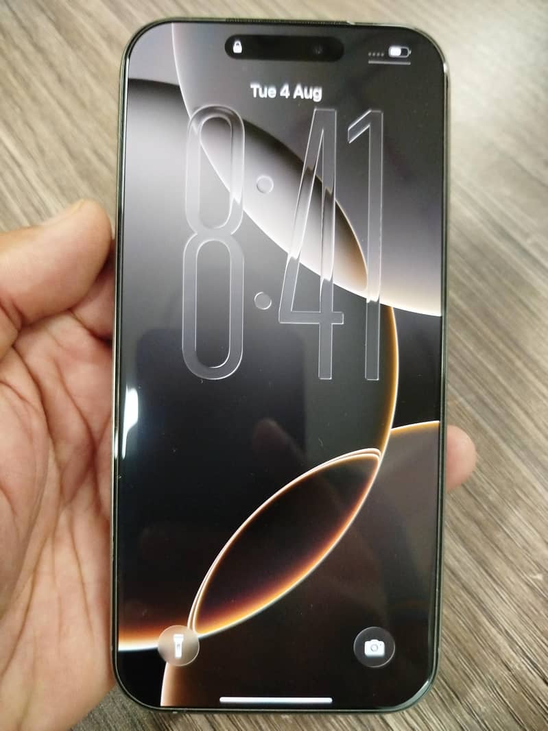 Apple iPhone 16 Pro Max 3