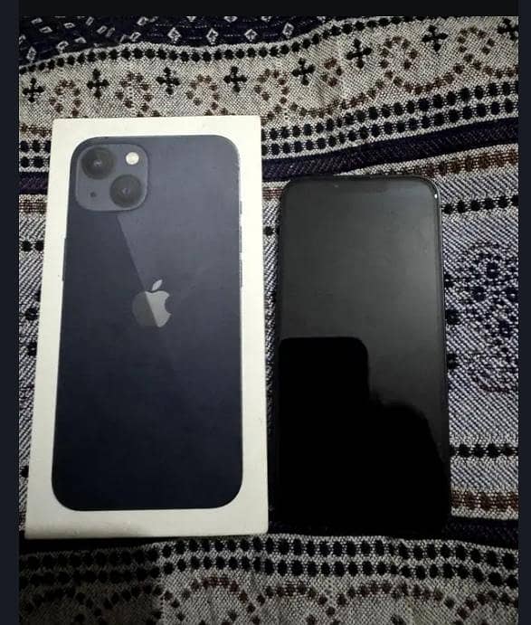 Apple iPhone 13 0