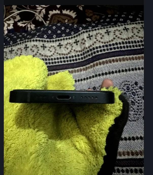 Apple iPhone 13 2