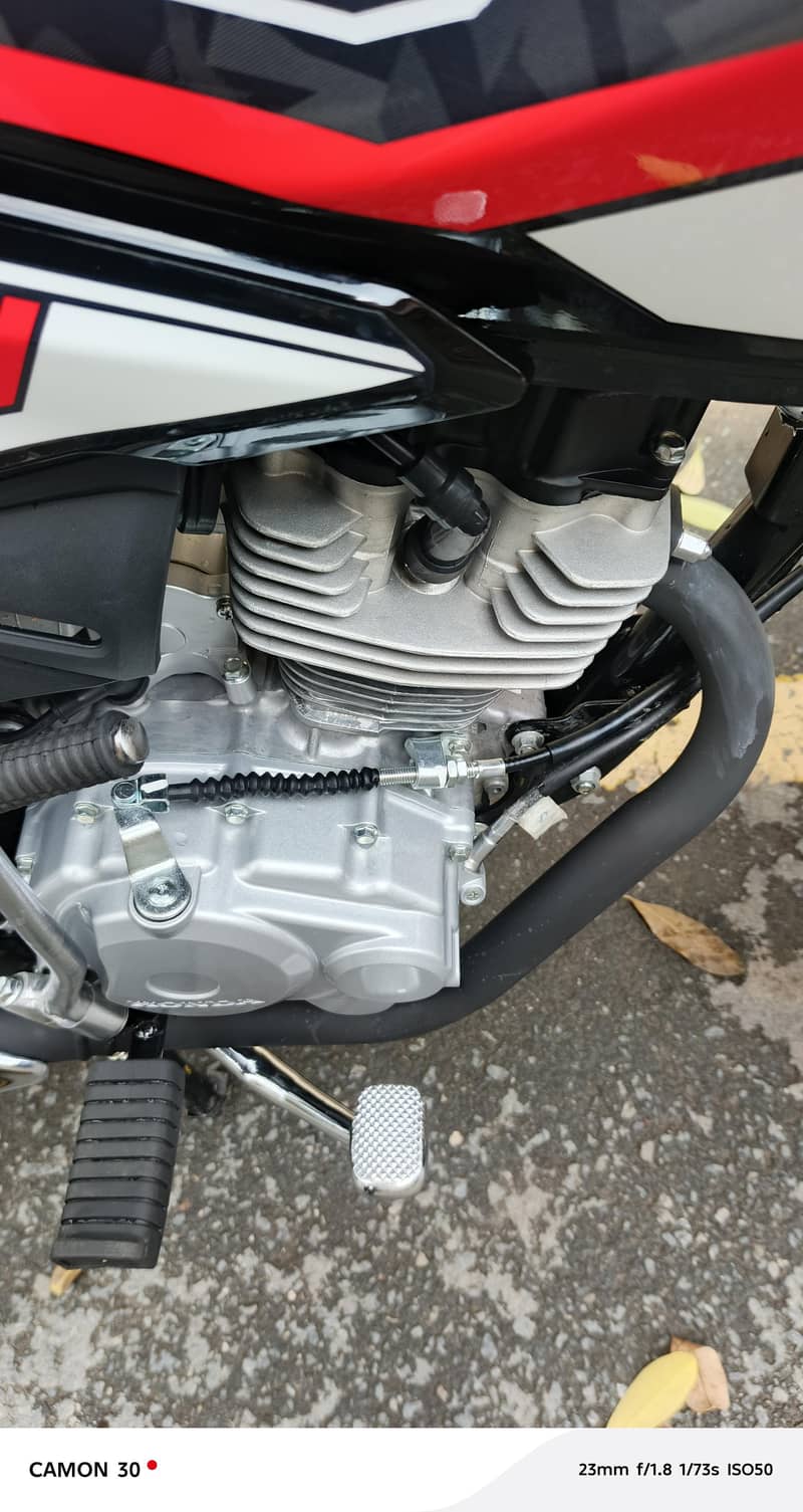 CB 125F 9
