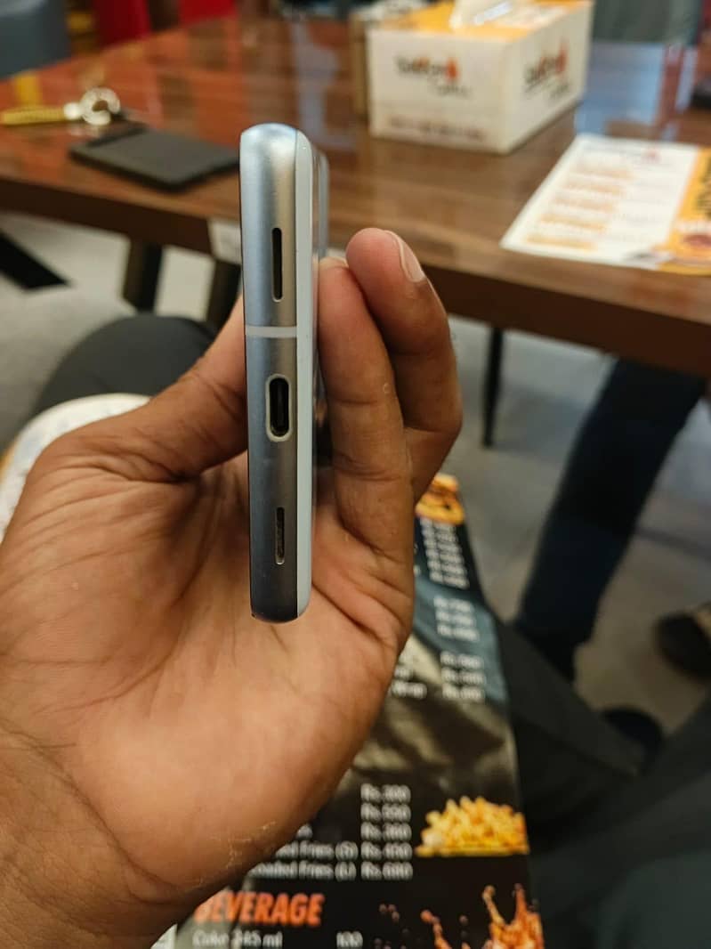 Google Pixel 7a 1