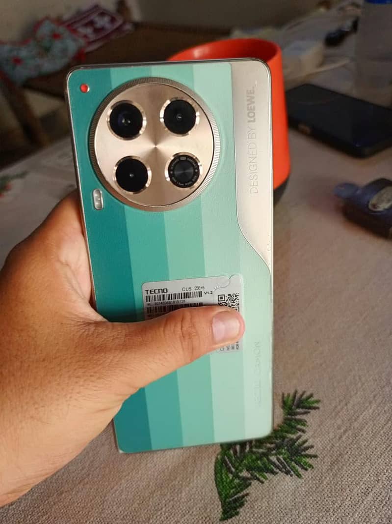 Tecno CAMON 30 0