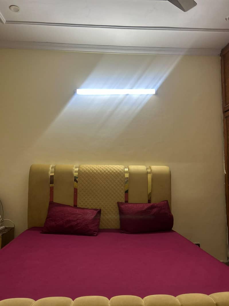 1 Bed,2side tables ,1 dressing table 1