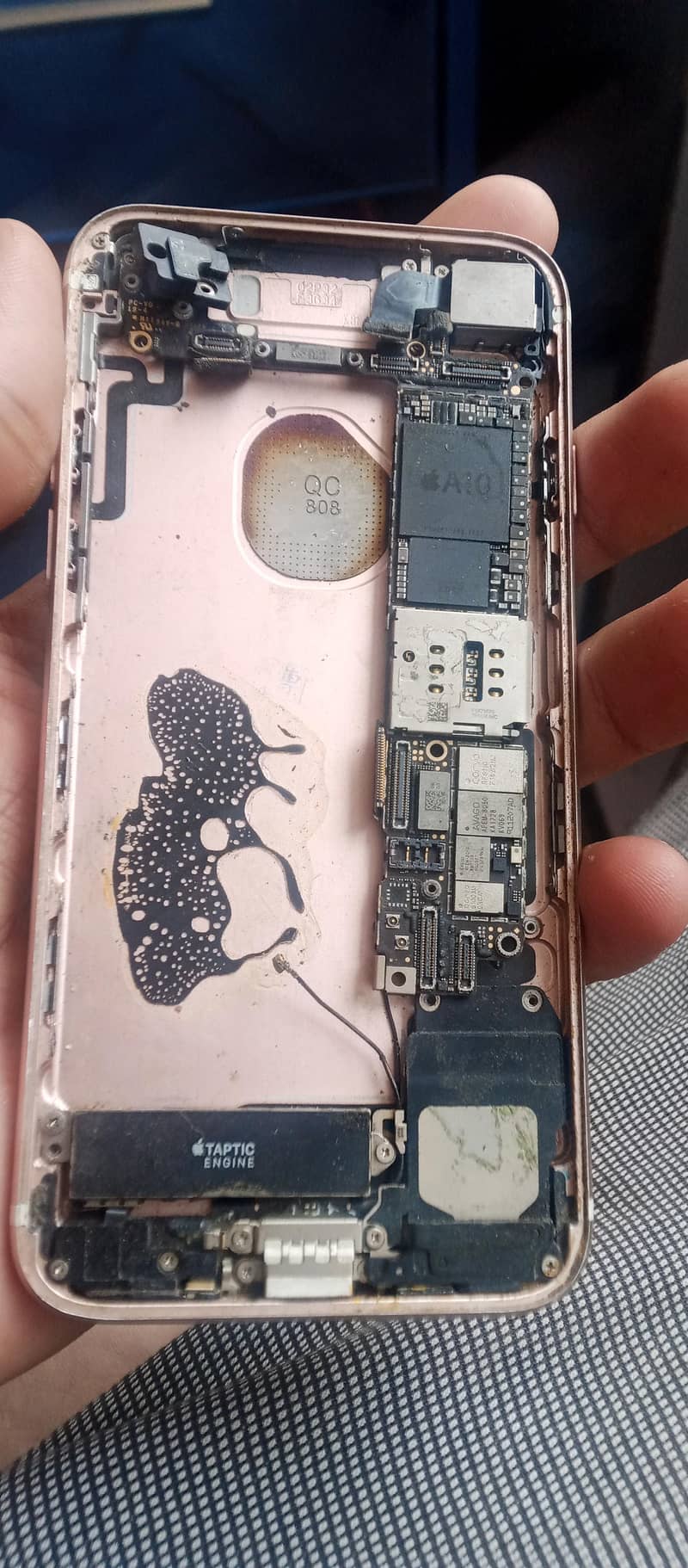 Apple iPhone XS 4