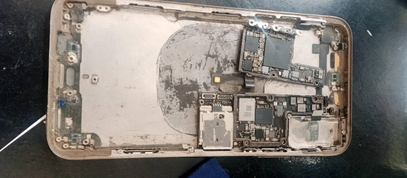 Apple iPhone XS 7