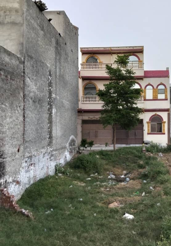 Corner Plot For Sale 24
